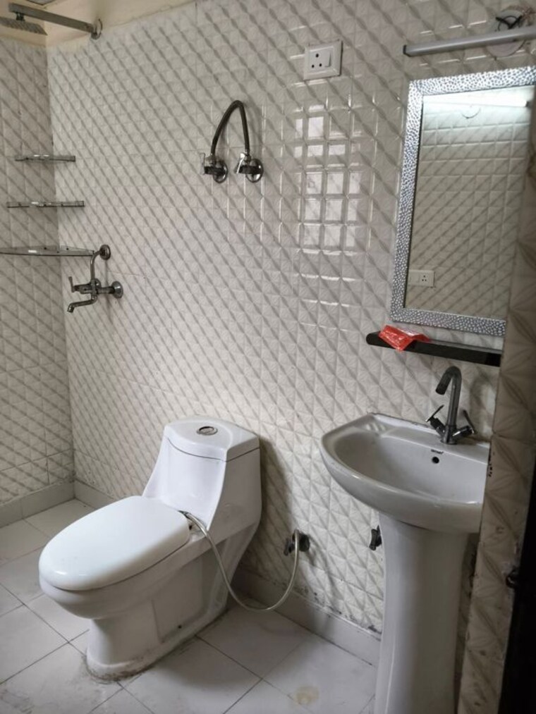 Bathroom, trident-embassy 4 Bedroom 2260 Sq.Ft. Apartment In Sector 1 Greater Noida Greater Noida 10454089