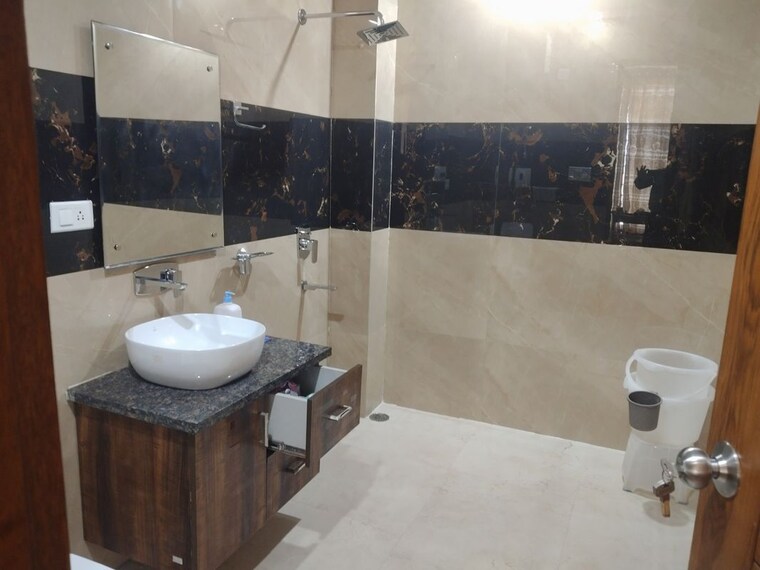 Team Area, sector 21c 4 Bedroom 500 Sq.Yd. Builder Floor In Sector 21c Faridabad 10454087