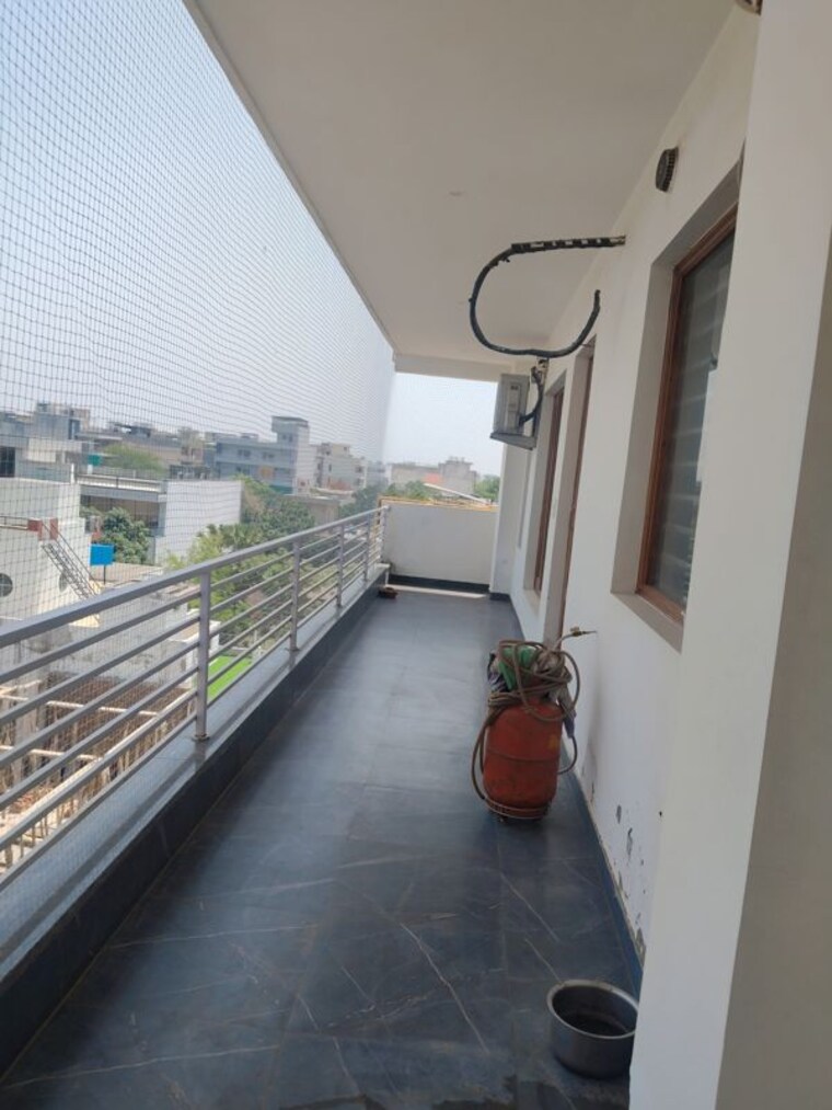 Balcony, sector 21c 4 Bedroom 500 Sq.Yd. Builder Floor In Sector 21c Faridabad 10454087