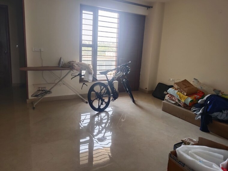  Parking, sector 21c 4 Bedroom 500 Sq.Yd. Builder Floor In Sector 21c Faridabad 10454087