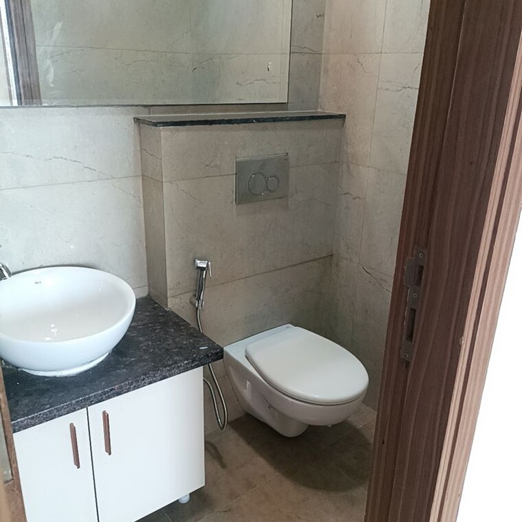 Bathroom, tulip-violet 3 Bedroom 1578 Sq.Ft. Apartment In Sector 69 Gurgaon 10454097