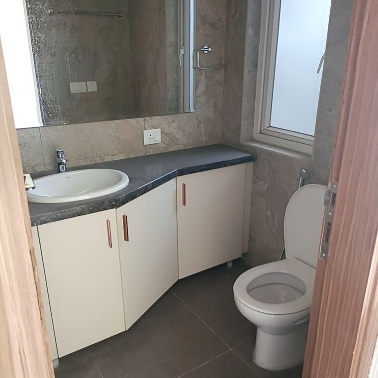 Bathroom, unitech-harmony 3 Bedroom 2700 Sq.Ft. Apartment In Sector 50 Gurgaon 10454103