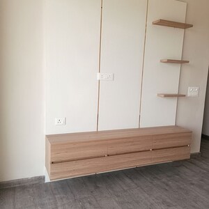 Room in 3 BHK Apartment at Unitech Harmony, Sector 50 – for Rent