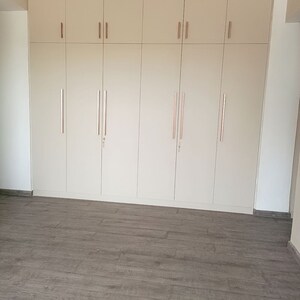 Room in 3 BHK Apartment at Unitech Escape, Sector 50 – for Rent