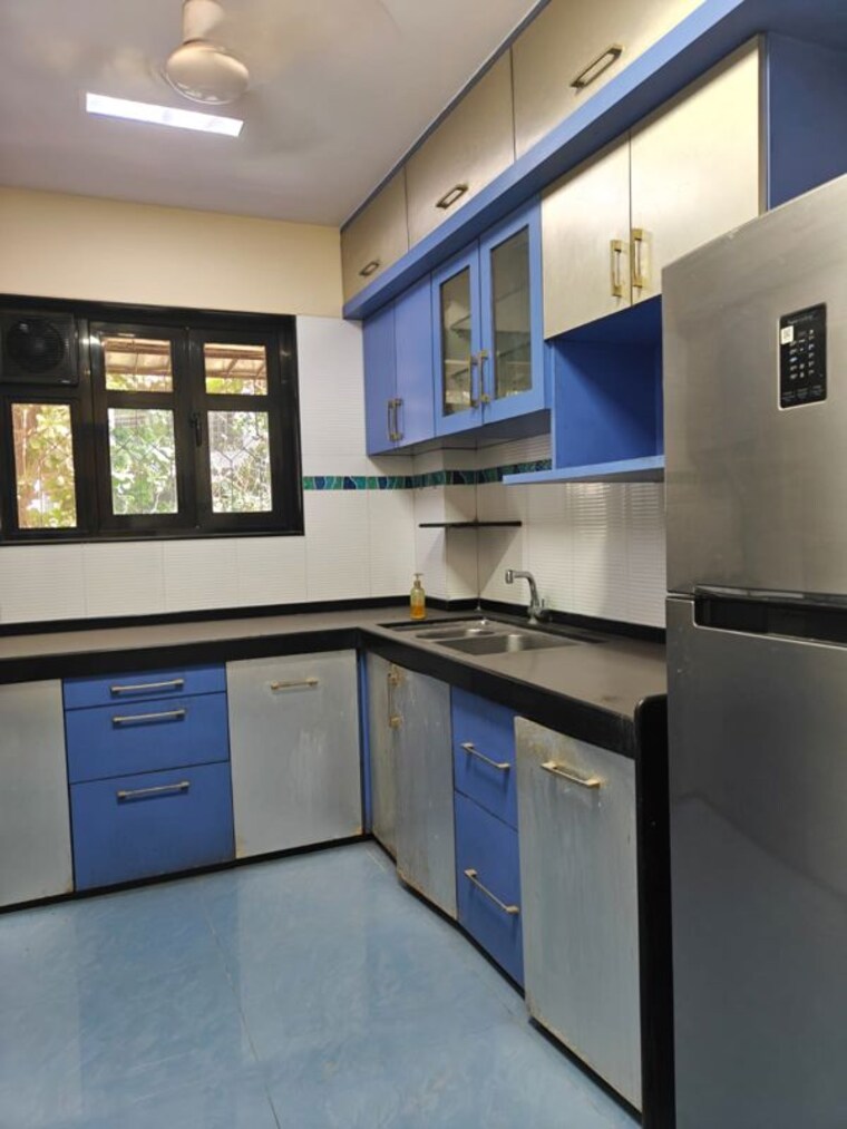 Kitchen, lokhandwala complex 2 Bedroom 900 Sq.Ft. Apartment In Lokhandwala Complex Mumbai 10454119