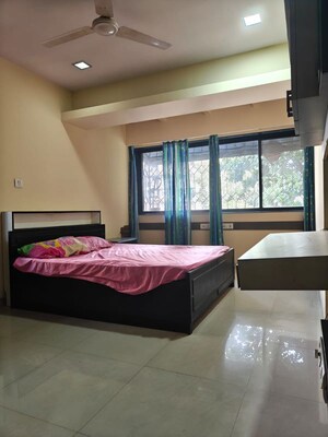 Bedroom in 2 BHK Apartment at Lokhandwala Complex – for Rent