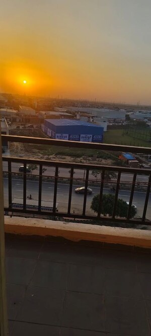 2 BHK Apartment For Rent in ROF Aalayas, Sector 102