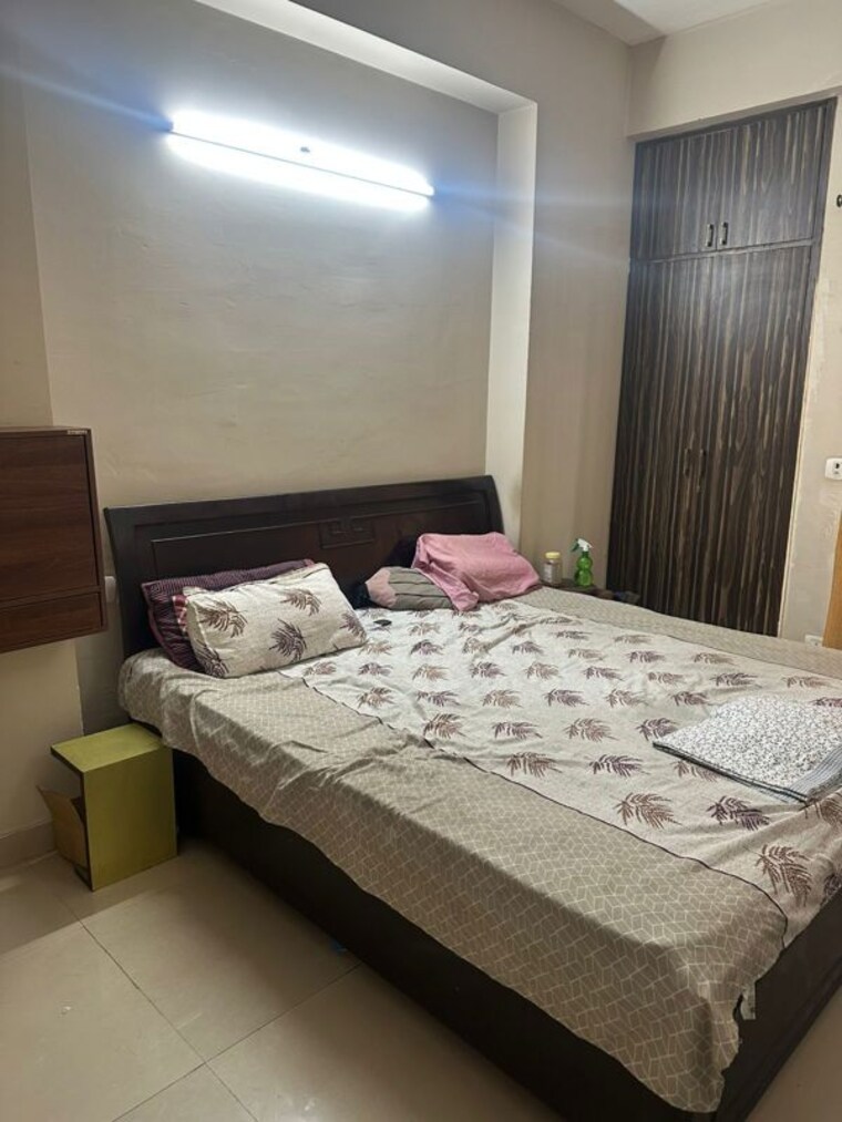 Bedroom, mahagun-moderne 2.5 Bedroom 1250 Sq.Ft. Apartment In Sector 78 Noida 10454137