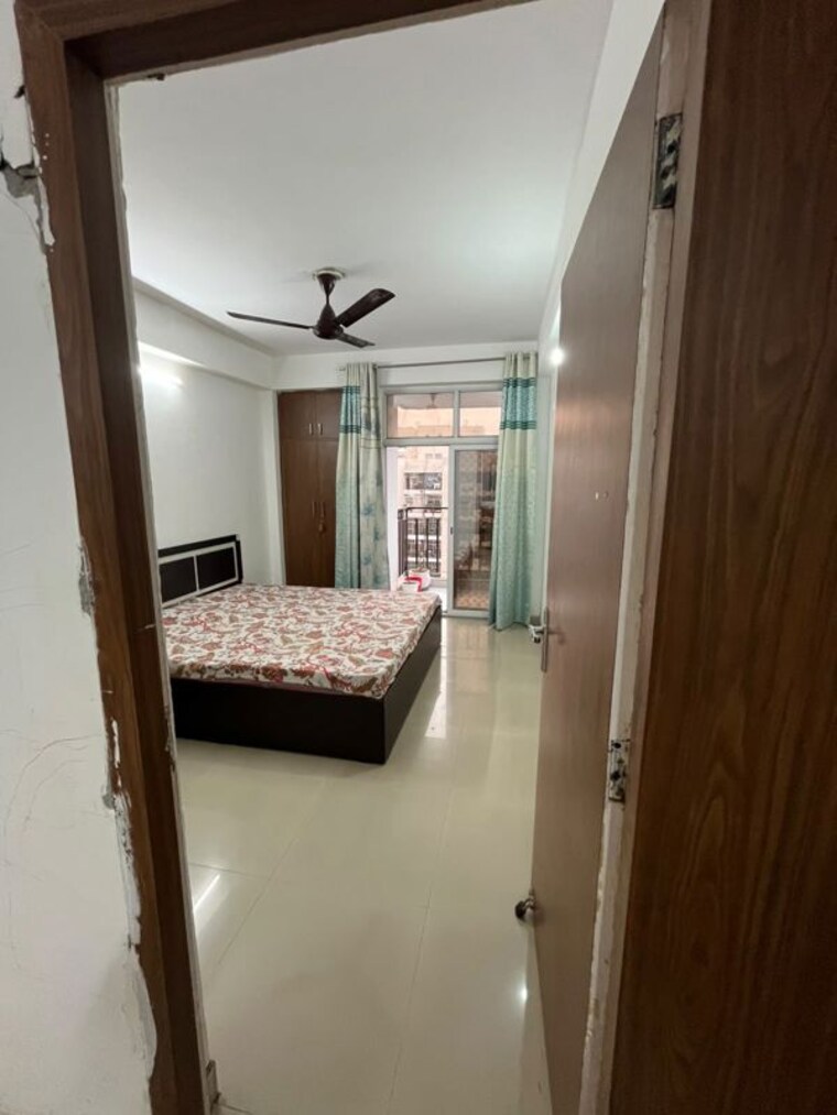 Bedroom, mahagun-moderne 2.5 Bedroom 1250 Sq.Ft. Apartment In Sector 78 Noida 10454137