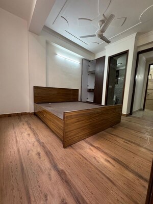 Room in 2 BHK Apartment at Chattarpur – for Rent