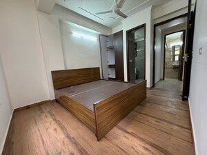 Room in 2 BHK Apartment at Chattarpur – for Rent
