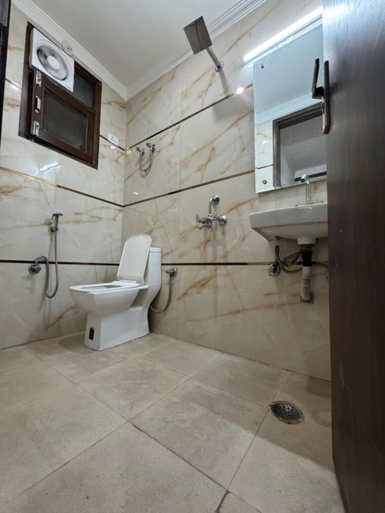 Bathroom, chattarpur 2 Bedroom 1000 Sq.Ft. Apartment In Chattarpur Delhi 10454160