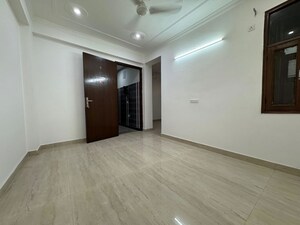 Room in 2 BHK Apartment at Chattarpur – for Rent