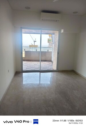 Room in 3 BHK Apartment at Lokhandwala Minerva Mahalaxmi, Mahalaxmi – for Rent
