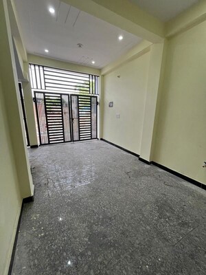 Room in 3 BHK Builder Floor at Surat Nagar Phase 2 – for Rent