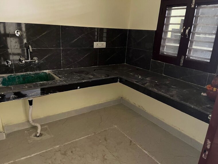 Kitchen, surat nagar phase 2 3 Bedroom 1500 Sq.Ft. Builder Floor In Surat Nagar Phase 2 Gurgaon 10454170