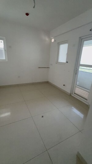 Room in 2 BHK Apartment at Aparna Sarovar Zicon, Nallagandla – for Sale