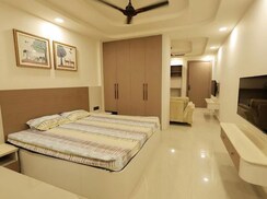 1 BHK Builder Floor For Rent in South City 2