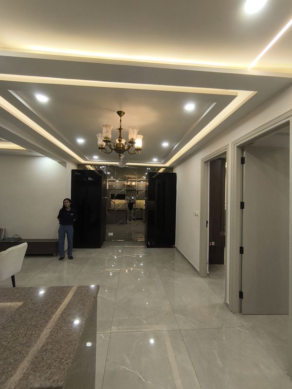 3 BHK 1800 Sq.Ft. Builder Floor in CRD Golden Castle