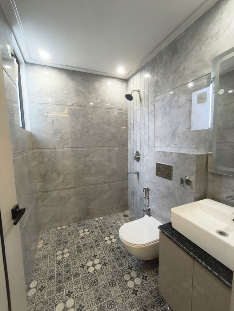 Bathroom, crd-golden-castle 3 Bedroom 1800 Sq.Ft. Builder Floor In Patiala Road Zirakpur 10454223