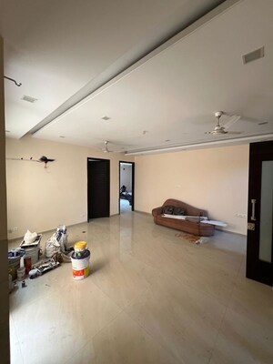 Room in 3 BHK Builder Floor at Sector 21 – for Rent