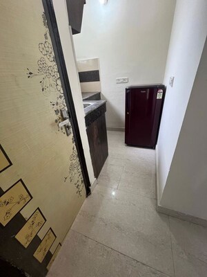 Building Lobby in 1 RK Builder Floor at Sector 40 – for Rent