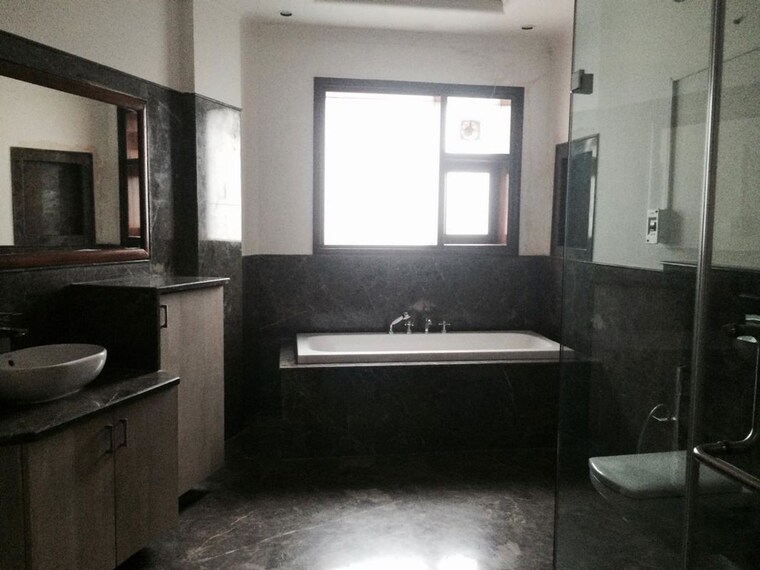 Kitchen, lavish-apartment 3 Bedroom 8000 Sq.Ft. Builder Floor In Malcha Marg Delhi 10454282
