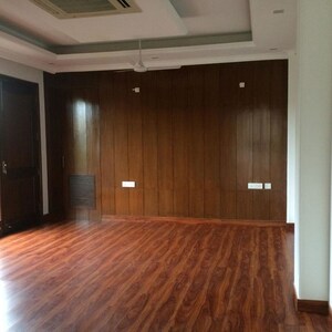 Bedroom in 3 BHK Builder Floor at Lavish Apartment, Malcha Marg – for Rent