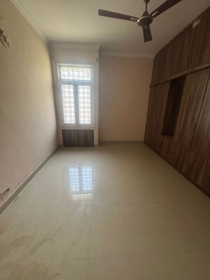 Room in 5 BHK Independent House at Lakdi Ka Pul – for Sale