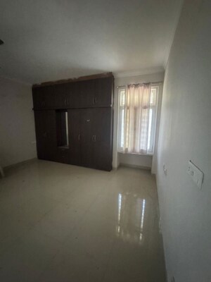 Room in 5 BHK Independent House at Lakdi Ka Pul – for Sale