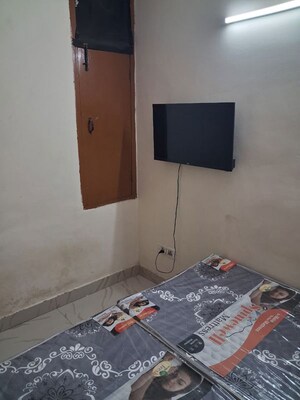 Furnished Amenities in 1 BHK Builder Floor at East Of Kailash – for Rent
