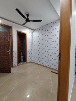 2 BHK + Pooja Room Builder Floor For Rent in Govindpuri