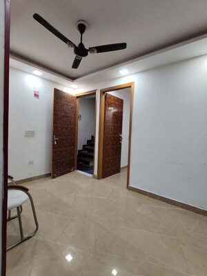 Room in 2 BHK Builder Floor at Govindpuri – for Rent