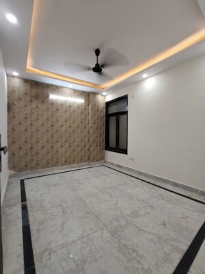 Room in 3 BHK Builder Floor at Govindpuri – for Rent
