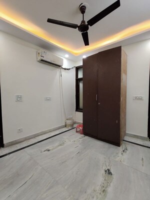 Room in 3 BHK Builder Floor at Govindpuri – for Rent