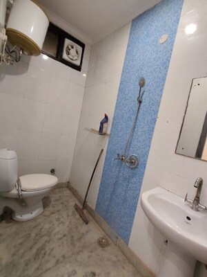 Team Area in 3 BHK Builder Floor at Govindpuri – for Rent