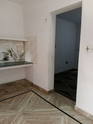 Room in 1.5 BHK Builder Floor at Huda – for Rent