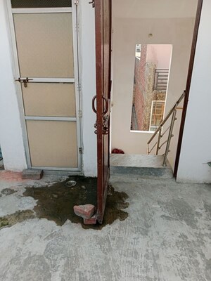 Room in 1.5 BHK Builder Floor at Huda – for Rent