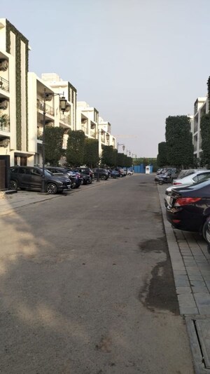 2.5 BHK Builder Floor – Exterior View View at Central Park Flower Valley, Sohna Sector 33 - for Sale
