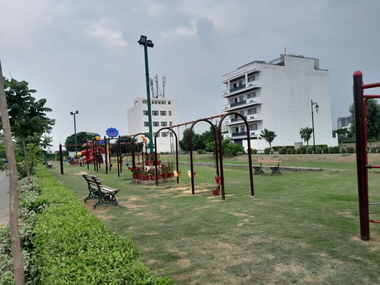 Garden, central-park-flower-valley 2.5 Bedroom 1093 Sq.Ft. Builder Floor In Sohna Sector 33 Gurgaon 10454343