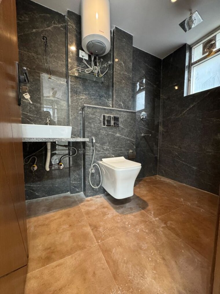 Bathroom, chattarpur 3 Bedroom 1500 Sq.Ft. Apartment In Chattarpur Delhi 10454371