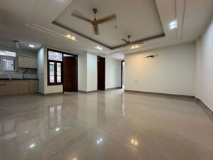Room in 3 BHK Apartment at Chattarpur – for Rent