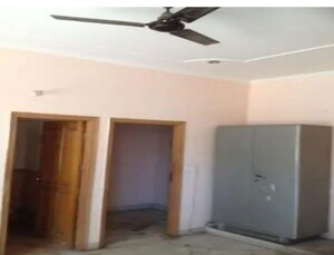 Room in 2.5 BHK Independent House at Sector 21c – for Rent