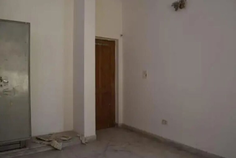 Room, sector 21c 2.5 Bedroom 3250 Sq.Ft. Independent House In Sector 21c Faridabad 10454370