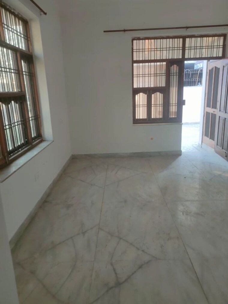 Room, sector 21c 2.5 Bedroom 3250 Sq.Ft. Independent House In Sector 21c Faridabad 10454370