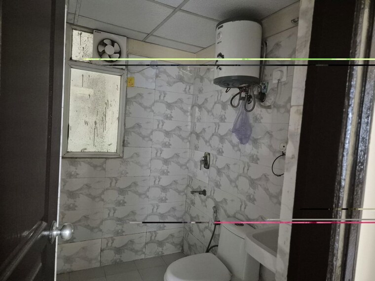 Bathroom, sethi-max-royal 2 Bedroom 940 Sq.Ft. Apartment In Sector 76 Noida 10454383
