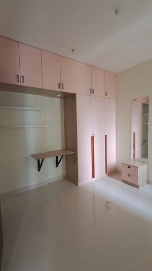 Room in 2 BHK Apartment at Mana Capitol, Sarjapur Road – for Rent