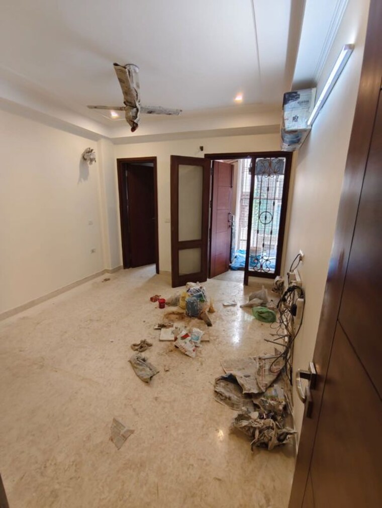 Room, hauz khas 3 Bedroom 180 Sq.Yd. Builder Floor In Hauz Khas Delhi 10454419