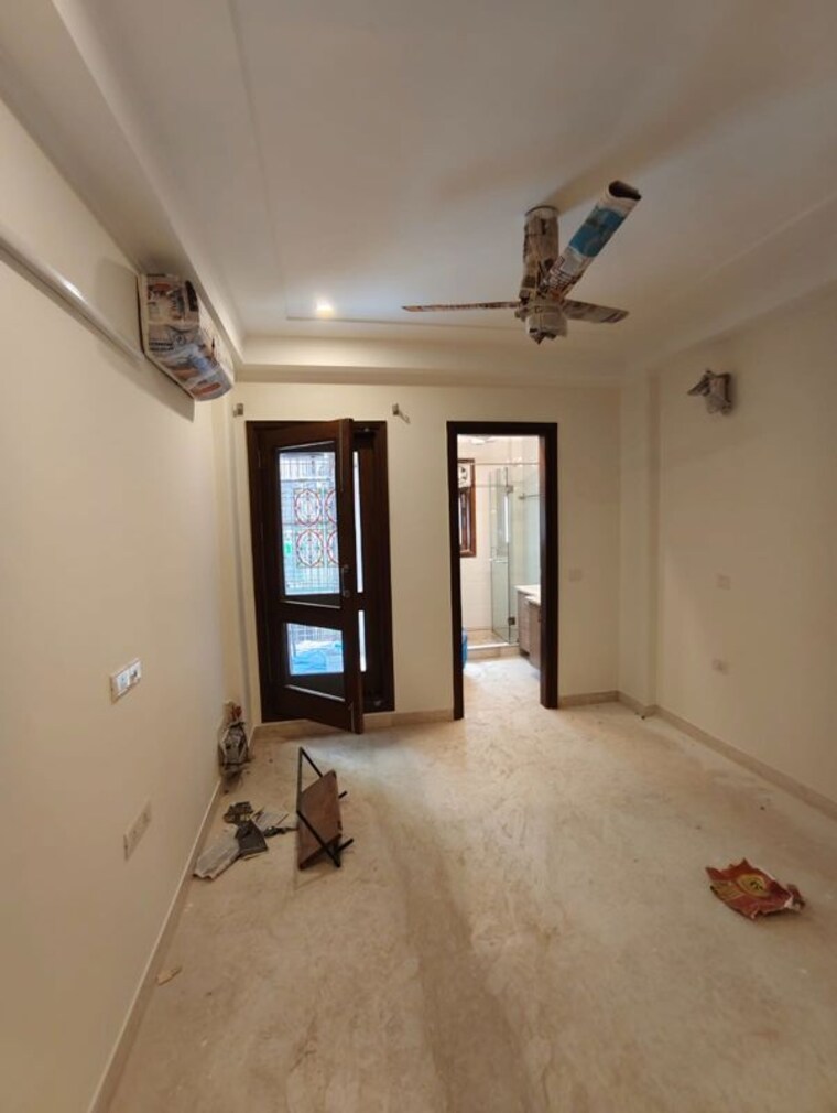 Room, hauz khas 3 Bedroom 180 Sq.Yd. Builder Floor In Hauz Khas Delhi 10454419