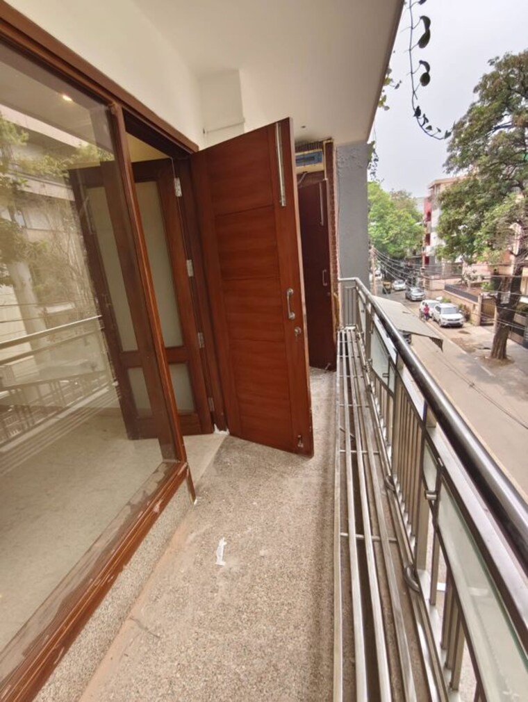 Balcony, hauz khas 3 Bedroom 180 Sq.Yd. Builder Floor In Hauz Khas Delhi 10454419